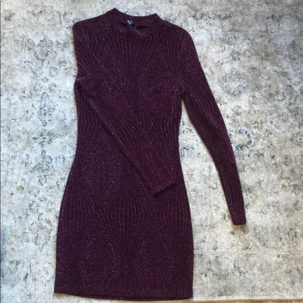 RED/MAROON SPARKLY FITTED DRESS